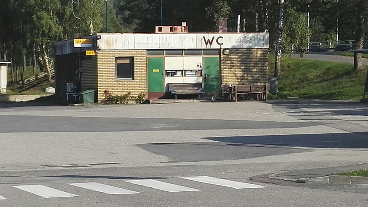 Samaan aikaan Paraisilla.