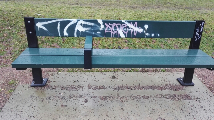 Kolmen istuttava